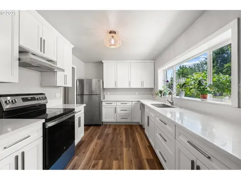 2225 SE 181st Avenue Portland OR 97233