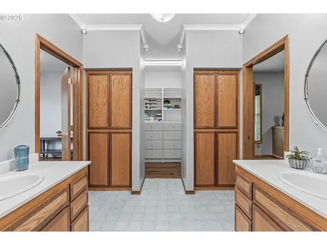 19918 NE 49th Street Vancouver WA 98682