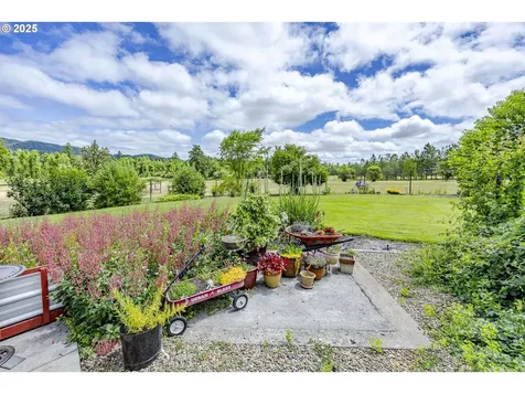 31097 Camas Swale Road Creswell OR 97426