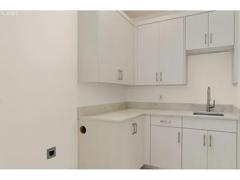 11905 SW 60th Avenue Portland OR 97219