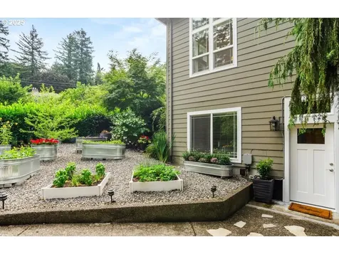 11905 SW 60th Avenue Portland OR 97219