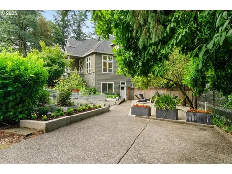 11905 SW 60th Avenue Portland OR 97219