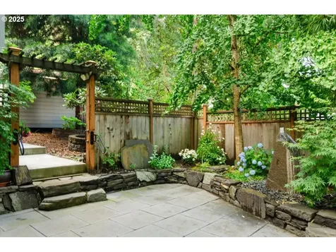 11905 SW 60th Avenue Portland OR 97219
