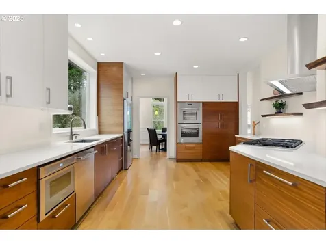 11905 SW 60th Avenue Portland OR 97219
