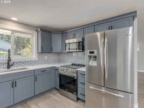 5903 SE Nehalem Street Portland OR 97206