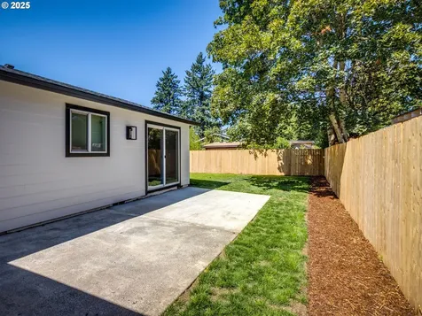 5903 SE Nehalem Street Portland OR 97206