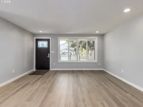 5903 SE Nehalem Street Portland OR 97206