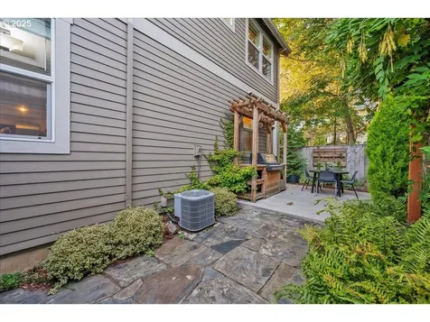 665 NE Skidmore Street Portland OR 97211