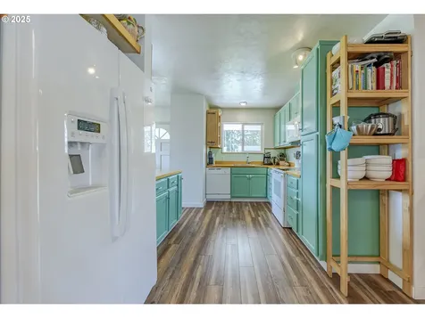 990 Barber Drive Creswell OR 97426