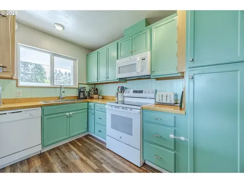 990 Barber Drive Creswell OR 97426
