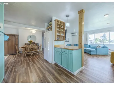 990 Barber Drive Creswell OR 97426