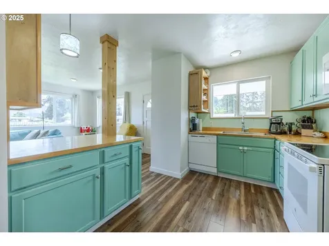 990 Barber Drive Creswell OR 97426