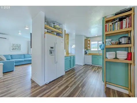 990 Barber Drive Creswell OR 97426