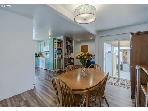 990 Barber Drive Creswell OR 97426