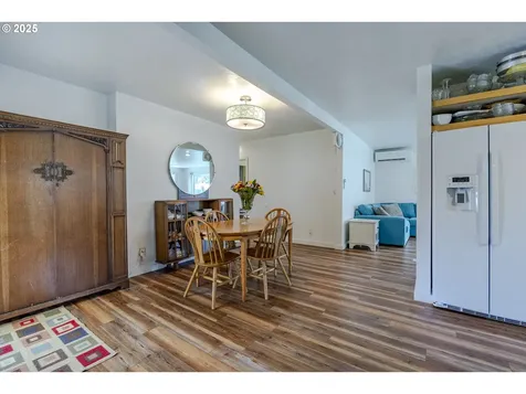 990 Barber Drive Creswell OR 97426