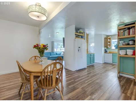 990 Barber Drive Creswell OR 97426