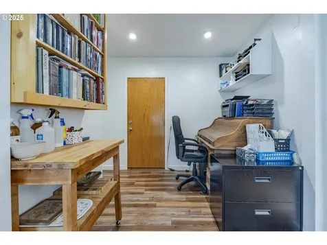 990 Barber Drive Creswell OR 97426