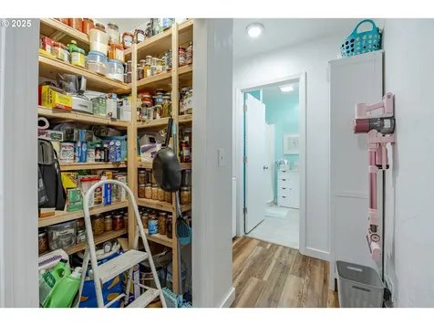 990 Barber Drive Creswell OR 97426