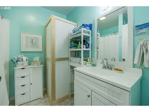 990 Barber Drive Creswell OR 97426