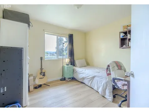 990 Barber Drive Creswell OR 97426