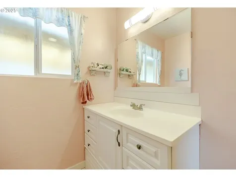 990 Barber Drive Creswell OR 97426