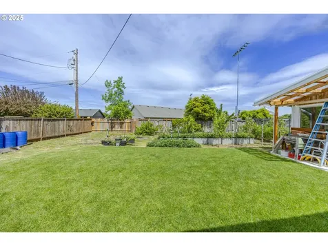 990 Barber Drive Creswell OR 97426