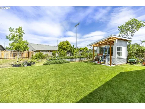 990 Barber Drive Creswell OR 97426