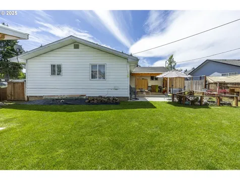 990 Barber Drive Creswell OR 97426