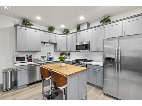 2896 SE 87th Avenue Portland OR 97266