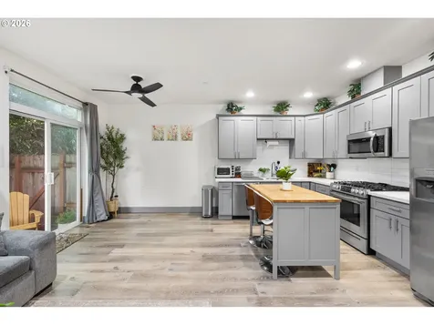 2896 SE 87th Avenue Portland OR 97266