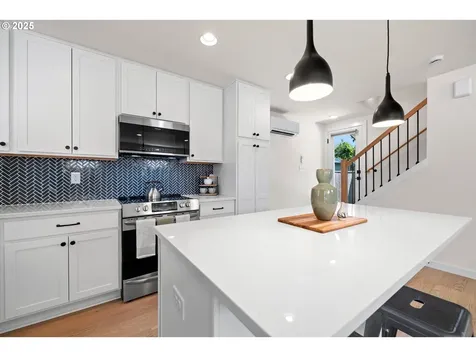 6505 SE Clatsop Street Portland OR 97206