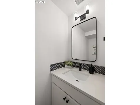 6505 SE Clatsop Street Portland OR 97206