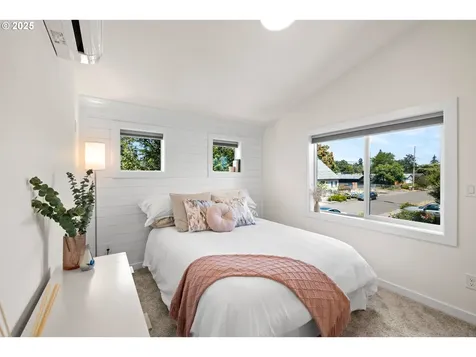 6505 SE Clatsop Street Portland OR 97206