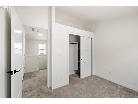 6505 SE Clatsop Street Portland OR 97206