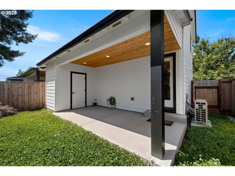 6505 SE Clatsop Street Portland OR 97206