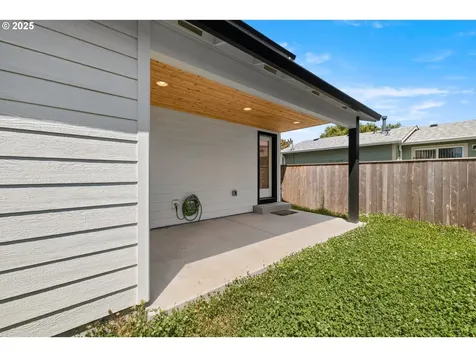 6505 SE Clatsop Street Portland OR 97206