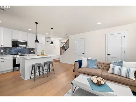 6505 SE Clatsop Street Portland OR 97206