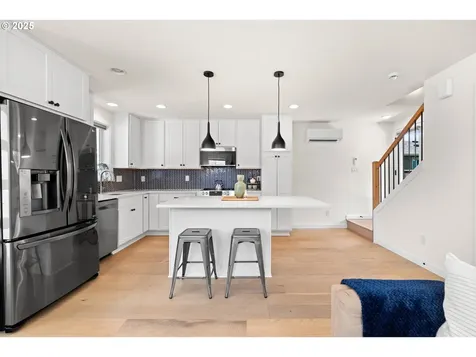 6505 SE Clatsop Street Portland OR 97206