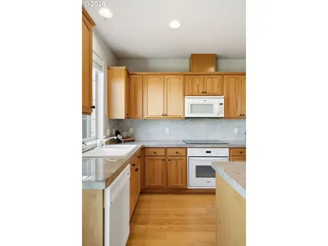 738 NE 73rd Avenue Hillsboro OR 97124