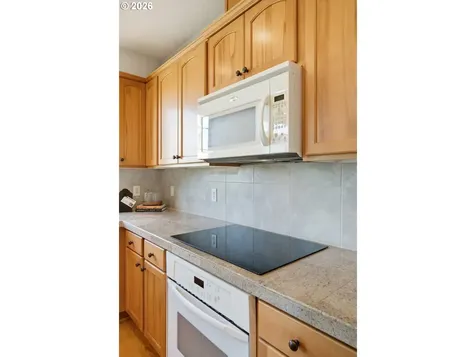738 NE 73rd Avenue Hillsboro OR 97124