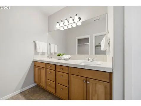738 NE 73rd Avenue Hillsboro OR 97124