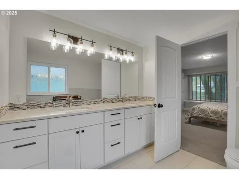 3615 SW Huber Street Portland OR 97219