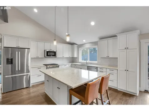 3615 SW Huber Street Portland OR 97219