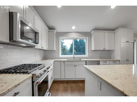 3615 SW Huber Street Portland OR 97219