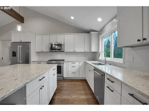 3615 SW Huber Street Portland OR 97219