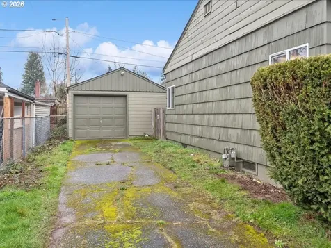 8234 NE Webster Street Portland OR 97220