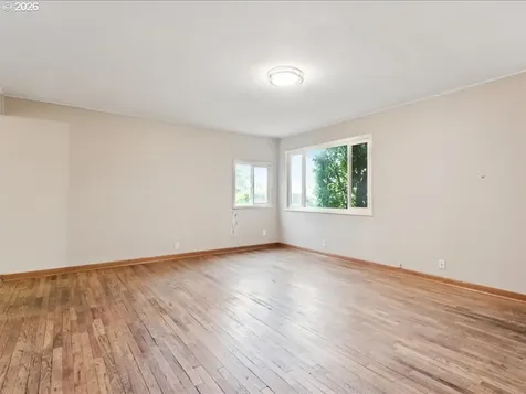 8234 NE Webster Street Portland OR 97220