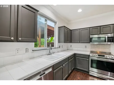 4304 NE 57th Place Vancouver WA 98661