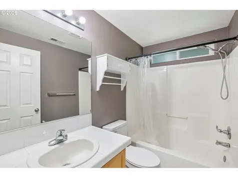 4304 NE 57th Place Vancouver WA 98661