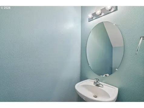 4304 NE 57th Place Vancouver WA 98661